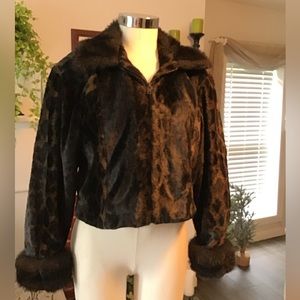 Vintage Nana creations faux fur leopard print lined jacket. Front zipper